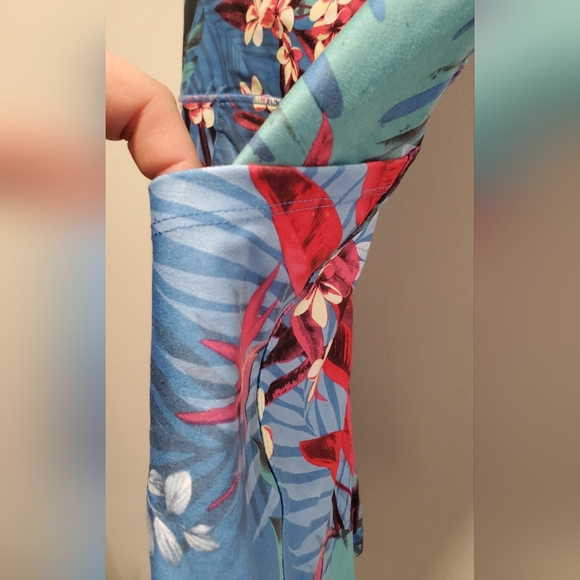 ☆3/35$ | MARIKA | Blue Tropical Print Tummy Control Bike Shorts w/ Pokets in M - Picture 4 of 7